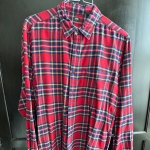 Uniqlo Long Sleeved Flannel Shirt – Button Down Collar / Red, Blue, & Yellow